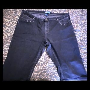 Dkin women’s Jean in Capri length